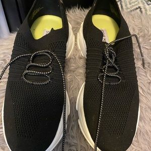 black steve maddens size 7